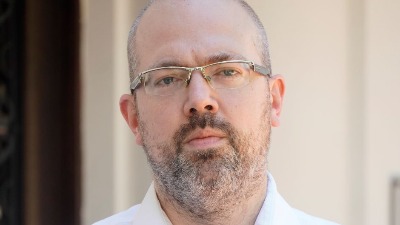 Samofalov: Kada god ministar Starović otvori usta, Srbija je korak dalje od EU