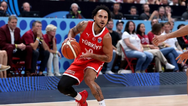 Dobra vest za Zvezdu: Efes bez najboljeg igrača!