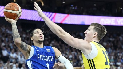 Finci u drami srušili Švedsku na startu EP