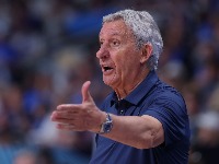 Crveno-beli "uništili" Pešića: Vezenkov ubacio 25 poena