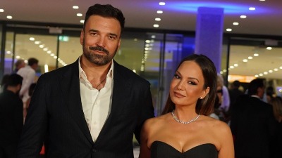 Jelena Tomašević i Ivan Bosiljčić imaju VELIKI RAZLOG ZA SLAVLJE: Pevačica se oglasila - sija od sreće (FOTO) 