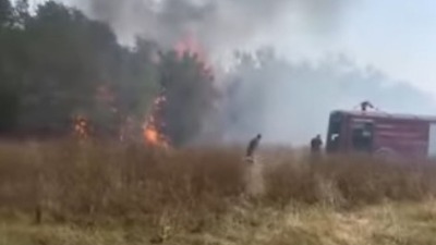 Crni dim iznad Obrenovca: Požar u Stublinama (VIDEO)