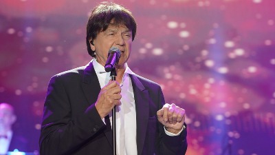 Zdravko Čolić ćerkama kupio stan od 350.000 evra u Beogradu na vodi