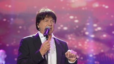 Zdravko Čolić se žalio na ova dva pevača: Posle mnogo godina otkrivene tajne snimanja spota za pesmu "Za milion godina" Zdravko Čolić se žalio na ova dva pevača: Posle mnogo godina otkrivene tajne snimanja spota za pesmu "Za milion godina"