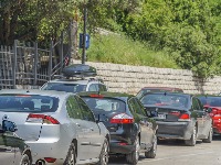 Kilometarske kolone na primorju u CG: Turisti ovo moraju znati