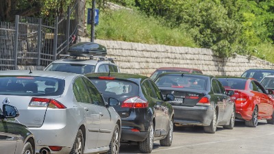 Kilometarske kolone na primorju u CG: Turisti ovo moraju znati