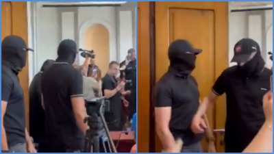 U zaječarsku skupštinu upali nabildovani muškarci s fantomkama (VIDEO)
