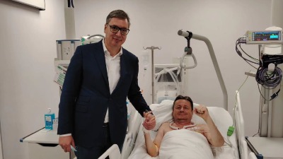 Vučić sa Glišićem u bolnici: "Darko nesalomivi" (FOTO)