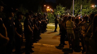 "BIA, MAFIJA" Završen protest, studente i građane ispred BIA dočekao kordon policije (VIDEO)