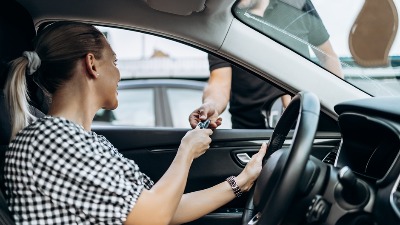 Prodavac automobila otkriva 5 stvari koje obavezno morate proveriti pre kupovine „polovnjaka“