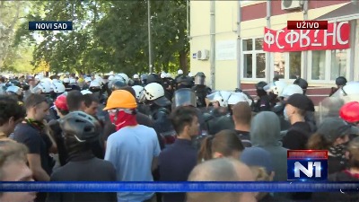 Sukob policije i demonstranata kod DIF-a: Javio se MUP i izneo svoju stranu priče - IMA UHAPŠENIH