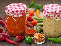 Razlog zbog kojeg vam ajvar ne uspeva! Ovaj sastojak je ključan, a nikad ga ne dodajete