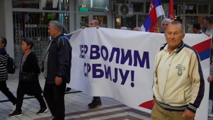 Skandal u Vranju: "Jumko" i "Komrad" platili prevozniku za prevoz kontramitingaša