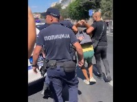 Studenti: Nastavnik uhapšen u Zemunu posle odavanja pošte (VIDEO)