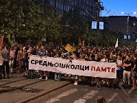 Student objavio snimak: "SNS-ovac napao srednjoškolce" (VIDEO)