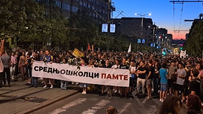 Student objavio snimak: "SNS-ovac napao srednjoškolce" (VIDEO)