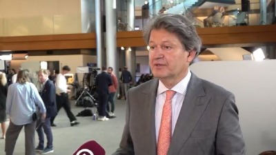 Evroposlanik poručio Vučiću: Dođite i recite mi u lice da sam lažov. IMATE LI HRABROSTI?