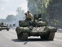 Vojna parada: Zaštita od uništavanja asfalta postoji, ali je naša vojska ne poseduje