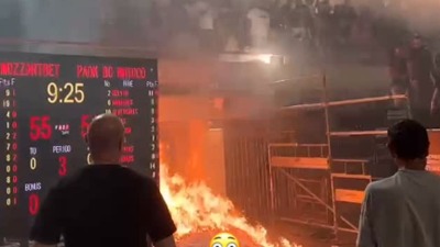 Haos na Tašmajdanu: Baklja izazvala požar! (VIDEO)