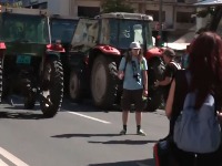 "Ovo je protest upozorenja": Traktori ispred pokrajinske Vlade (UŽIVO)