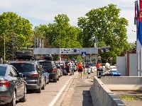 Novosadski srednjoškolci čekali na granici 12 sati zbog novog sistema ulaska u EU