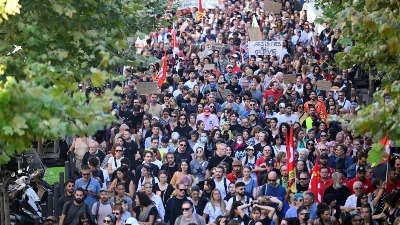 Ustaje Francuska: Očekuje se skoro MILION ljudi na ulicama