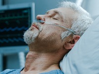 Bio je u KOMI 10 GODINA, a kada se konačno probudio usledilo je ŠOKANTNO otkriće: Reči koje je izgovorio sinovima TERAJU SUZE NA OČI (VIDEO)