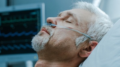 Bio je u KOMI 10 GODINA, a kada se konačno probudio usledilo je ŠOKANTNO otkriće: Reči koje je izgovorio sinovima TERAJU SUZE NA OČI (VIDEO)