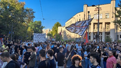 Đaci 23 škole bojkotovali nastavu zbog Dijane Hrke