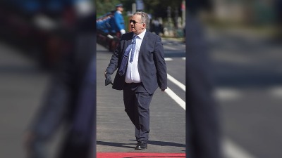 Ministarstvo prosvete osudilo grafite i nalepnice sa političkim porukama na obrazovnim ustanovama