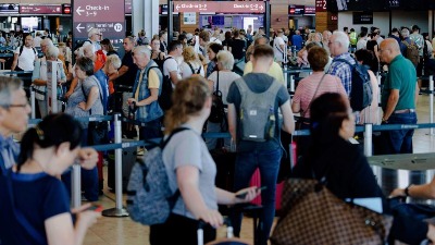 Novi haos na aerodromima, totalni KOLAPS (FOTO, VIDEO)
