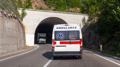 Fudbaleri putovali na gostovanje Budućnosti, pa učestvovali u saobraćajnoj nesreći sa smrtnim ishodom