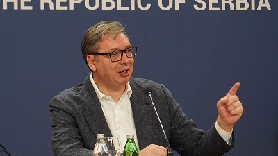 Vučić objavio kolike će biti plate medicinarima i nastavnicima od 1. oktobra