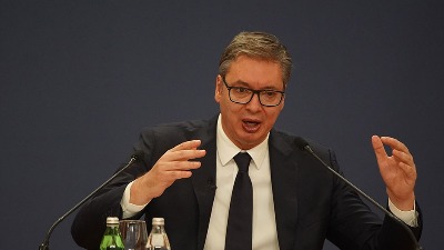 Vučić: Kad pokušate nekog u NIS i delu Vlade Srbije da dobijete... Neki na skijalištima, neki na letovalištima