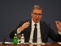 "Ko to nama dolazi?": Vučić stiže u NS, studenti mu poslali poruku (FOTO)