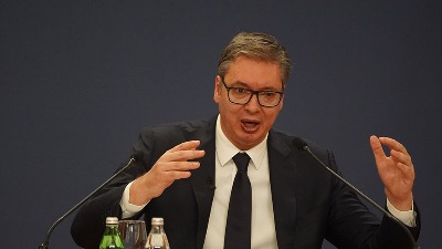 "Ko to nama dolazi?": Vučić stiže u NS, studenti mu poslali poruku (FOTO)