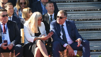 SPISAK SA VOJNE PARADE "Goste iz regiona predstavljao nezaposleni Dodik"