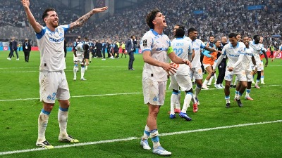 Velodrom gori: Marsej dobio PSŽ posle 14 godina!