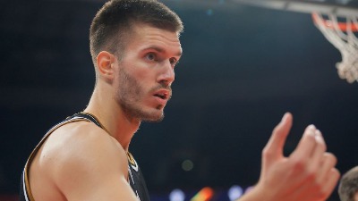 Reakcija Petruševa na zviždanje navijača: Razumem ih...