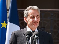 Sarkozi pušten iz zatvora pod određenim uslovima