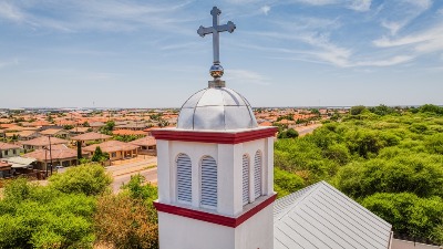 Mrežama se širi slika iz srpske crkve Svetog Save u Bocvani i ljudi U NEVERICI šta vide (FOTO) 