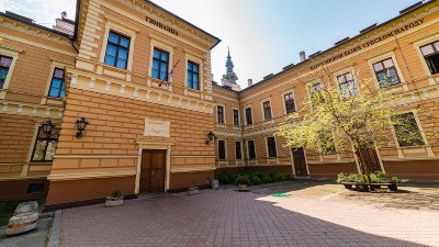 Direktor Jovine gimnazije smanjuje platu profesorima iz osvete