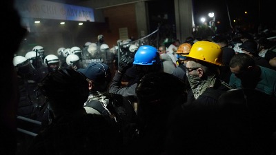 Prolazi kroz torturu zbog podrške studentima: "Dete mi tukli u policijskoj stanici, a inspekcija mi zatvara firmu"