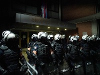 Više od 600 univerzitetskih profesora osudilo policijsku brutalnost u Novom Sadu