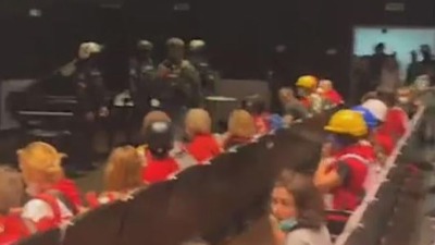 Policija upala u Rektorat: "Studente drže kao taoce" (VIDEO)