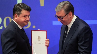 Vučić o tvrdnjama da će Vladan Petrov biti predsednički kandidat SNS: "Pet puta je obrazovaniji od Đokića"