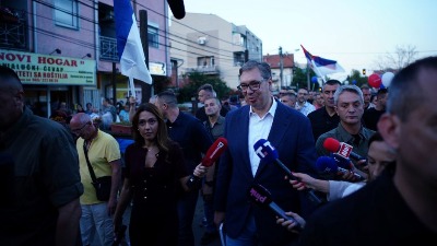 Vučić u Borči 2019: Dobićete kanalizaciju, držite me za reč. Vučić u Borči 2025: Obradovaću vas, dobićete kanalizaciju