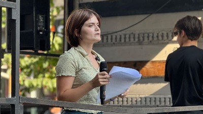 Nikolina Sinđelić ispred JZO poručila Kričku: Ne postoji mesto na kom ćeš se sakriti kada ovo prođe