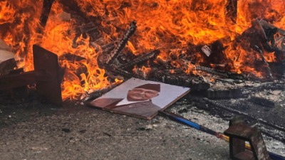 Kako je sve počelo u Nepalu? Objavljivali o luksuznom životu političara, vlada im ukinula društvene mreže