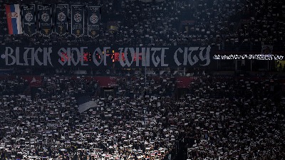 Detalji sa meča Partizan - Efes postali viralni: Čarli Kirk i Jokić (FOTO)